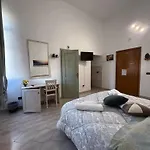 Station Bed and Breakfast Μπρίντιζι