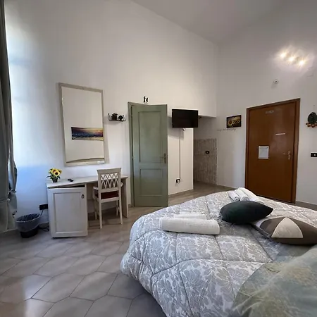 Station Alojamento de Acomodação e Pequeno-almoço Brindisi