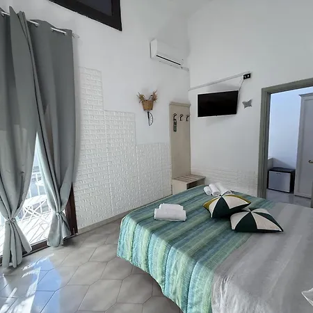 Station Bed & Breakfast 4*